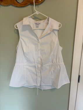 Athleta White Sleeveless Button-Down Drawstring Peplum Top